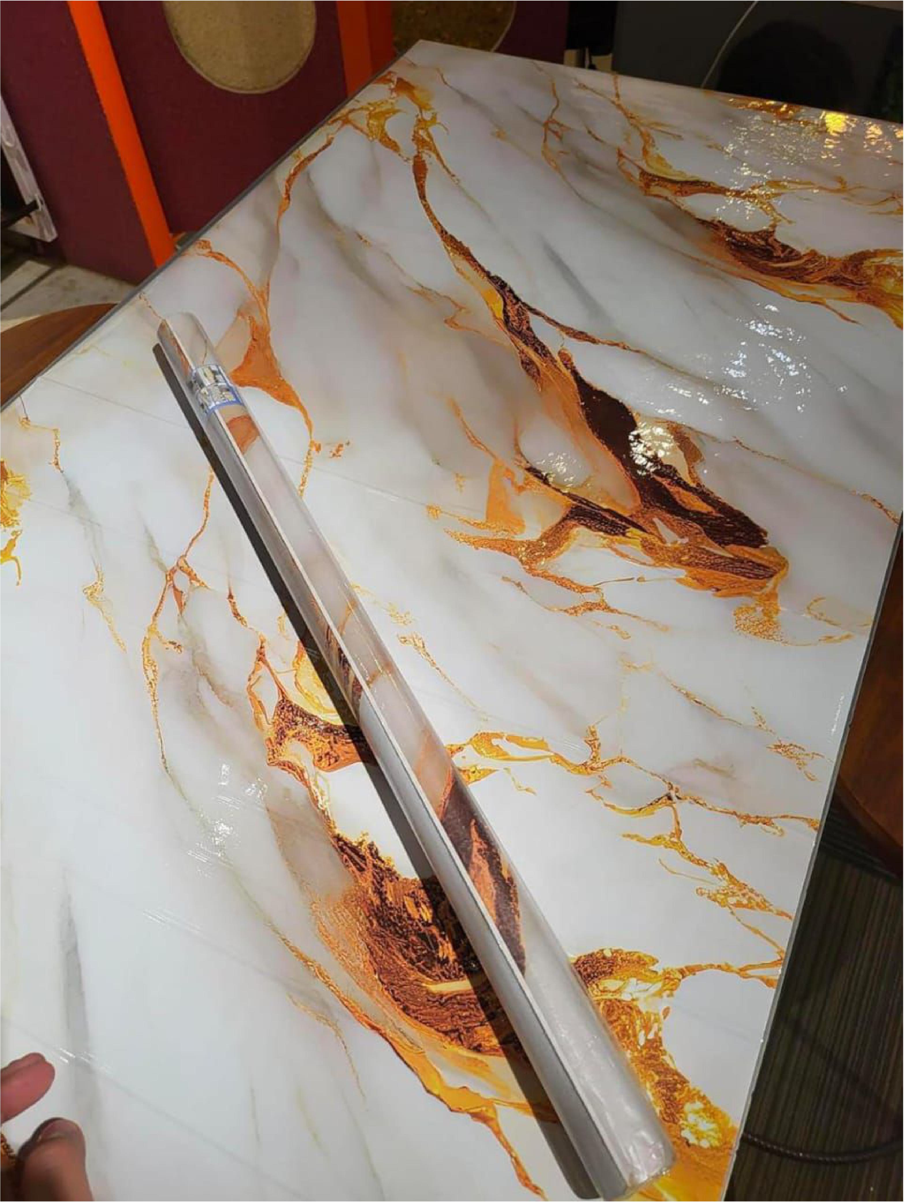 Self-Adhesive Wallpaper (60 × 200 cm)